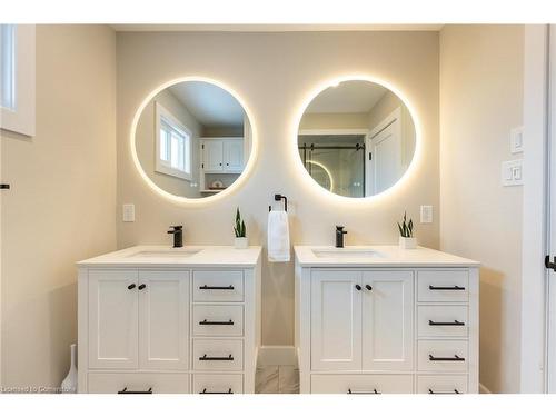 4307 Longmoor Drive, Burlington, ON - Indoor Photo Showing Bathroom