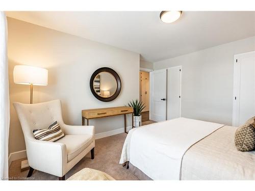 4307 Longmoor Drive, Burlington, ON - Indoor Photo Showing Bedroom