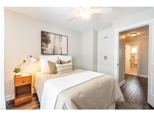 4307 Longmoor Drive, Burlington, ON - Indoor Photo Showing Bedroom