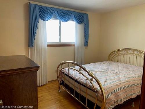 245 Nugent Drive, Hamilton, ON - Indoor Photo Showing Bedroom