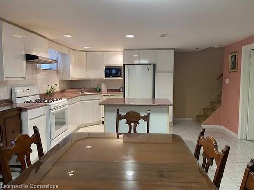 245 Nugent Drive, Hamilton, ON - Indoor Photo Showing Kitchen