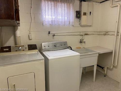 245 Nugent Drive, Hamilton, ON - Indoor Photo Showing Laundry Room