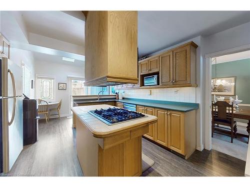 3059 Centennial Drive, Burlington, ON - Indoor Photo Showing Kitchen