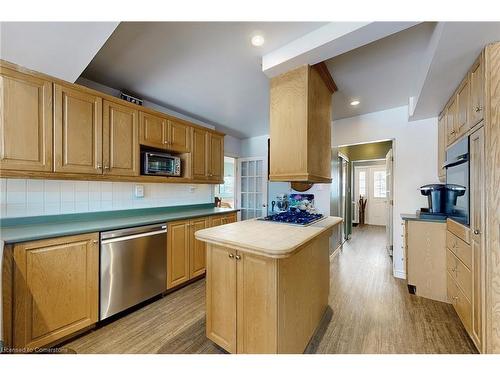 3059 Centennial Drive, Burlington, ON - Indoor Photo Showing Kitchen