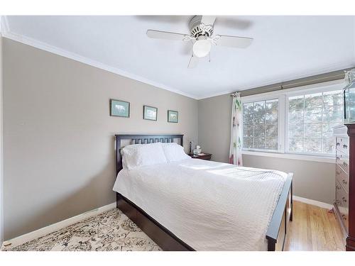 3059 Centennial Drive, Burlington, ON - Indoor Photo Showing Bedroom