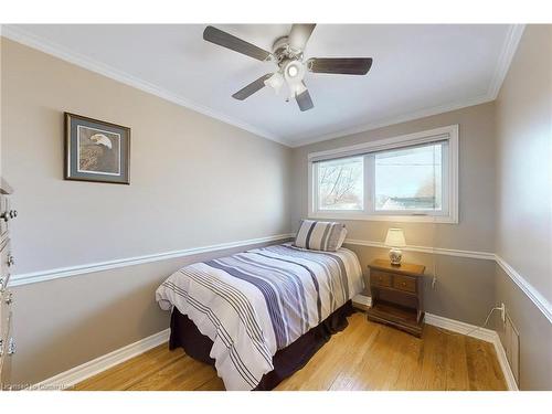 3059 Centennial Drive, Burlington, ON - Indoor Photo Showing Bedroom