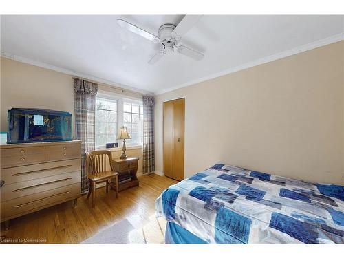 3059 Centennial Drive, Burlington, ON - Indoor Photo Showing Bedroom