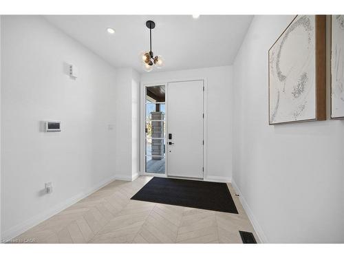 29 Kingfisher Drive, Hamilton, ON - Indoor Photo Showing Other Room