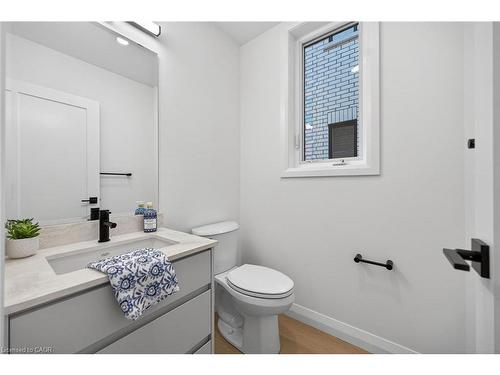 29 Kingfisher Drive, Hamilton, ON - Indoor Photo Showing Bathroom
