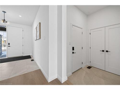 29 Kingfisher Drive, Hamilton, ON - Indoor Photo Showing Other Room