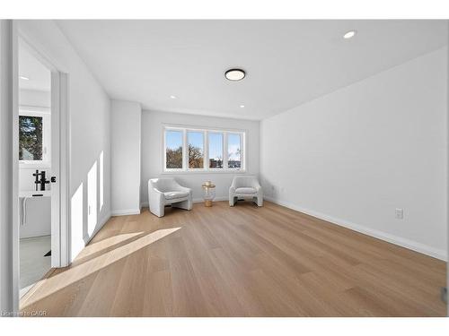 29 Kingfisher Drive, Hamilton, ON - Indoor Photo Showing Other Room