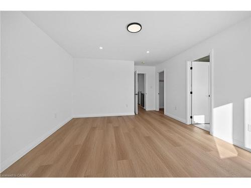 29 Kingfisher Drive, Hamilton, ON - Indoor Photo Showing Other Room