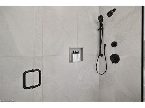 29 Kingfisher Drive, Hamilton, ON - Indoor Photo Showing Bathroom