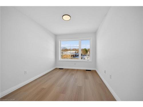 29 Kingfisher Drive, Hamilton, ON - Indoor Photo Showing Other Room