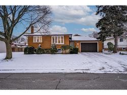 81 Clifton Downs Road  Hamilton, ON L9C 2P4