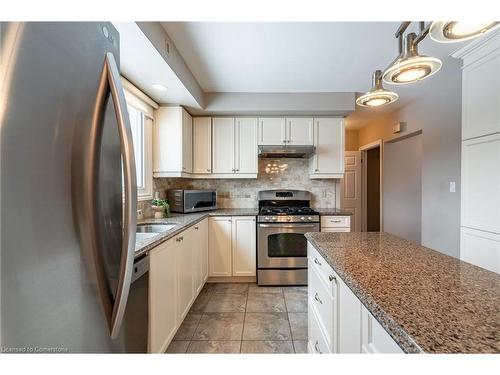 83 Mountbatten Drive, Hamilton, ON - Indoor Photo Showing Kitchen