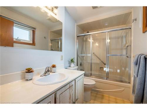 83 Mountbatten Drive, Hamilton, ON - Indoor Photo Showing Bathroom