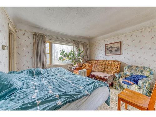 858 Beach Boulevard, Hamilton, ON - Indoor Photo Showing Bedroom