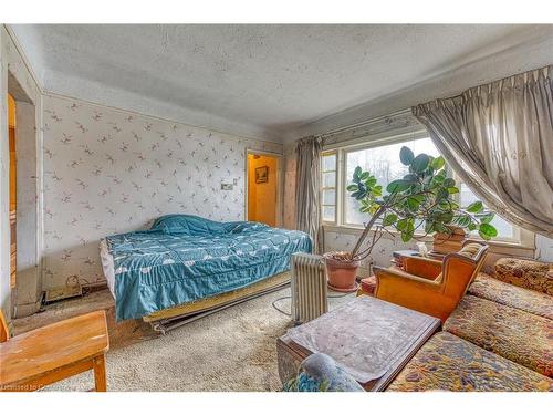 858 Beach Boulevard, Hamilton, ON - Indoor Photo Showing Bedroom