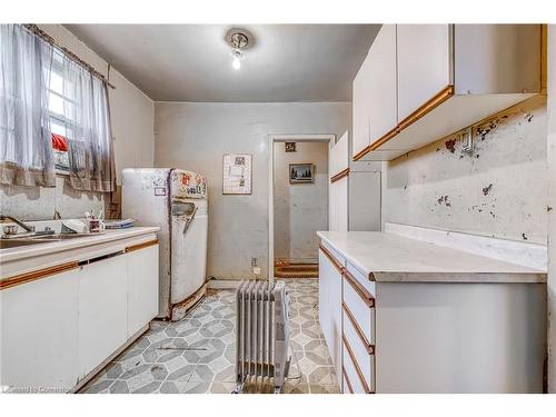 858 Beach Boulevard, Hamilton, ON - Indoor Photo Showing Laundry Room