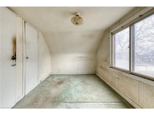 858 Beach Boulevard, Hamilton, ON - Indoor Photo Showing Other Room