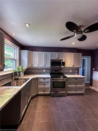 33 Newark Avenue, Hamilton, ON - Indoor Photo Showing Kitchen With Double Sink