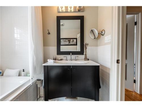 165 Aberdeen Avenue, Hamilton, ON - Indoor Photo Showing Bathroom