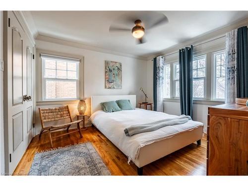 165 Aberdeen Avenue, Hamilton, ON - Indoor Photo Showing Bedroom