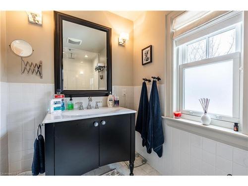 165 Aberdeen Avenue, Hamilton, ON - Indoor Photo Showing Bathroom