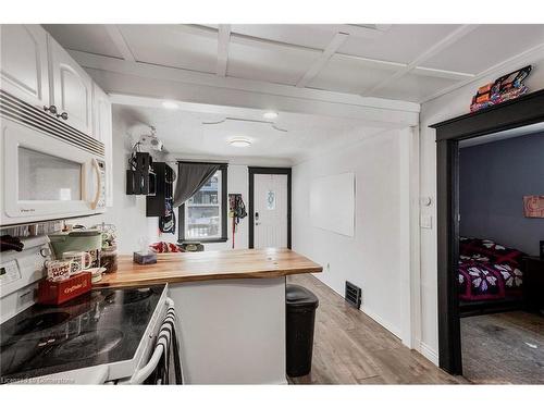 177 Mcanulty Boulevard, Hamilton, ON - Indoor Photo Showing Kitchen