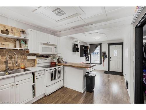 177 Mcanulty Boulevard, Hamilton, ON - Indoor Photo Showing Kitchen