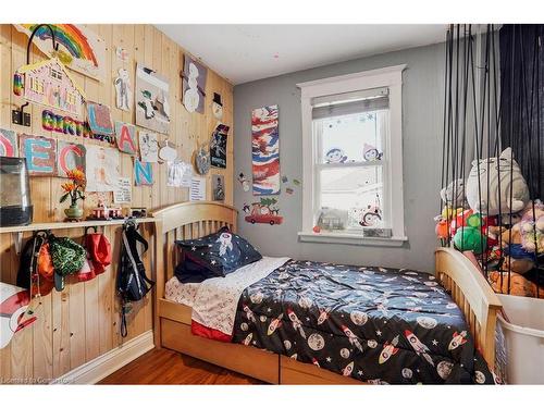 177 Mcanulty Boulevard, Hamilton, ON - Indoor Photo Showing Bedroom