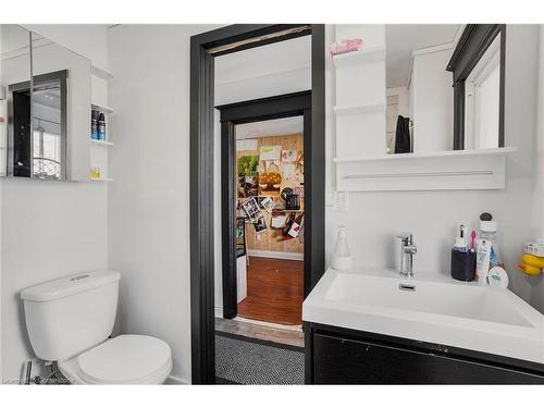 177 Mcanulty Boulevard, Hamilton, ON - Indoor Photo Showing Bathroom