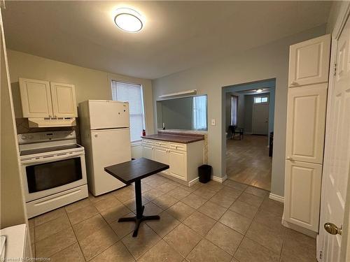 1 Henry Street, Hamilton, ON - Indoor Photo Showing Kitchen