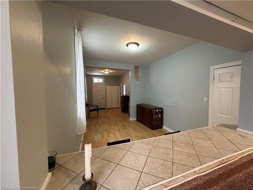 1 Henry Street, Hamilton, ON - Indoor Photo Showing Other Room