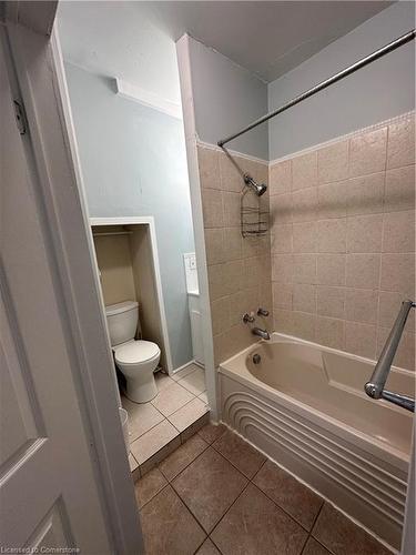 1 Henry Street, Hamilton, ON - Indoor Photo Showing Bathroom