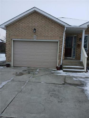 15 Alfrin Court, Hamilton, ON - Outdoor