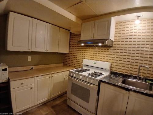 15 Alfrin Court, Hamilton, ON - Indoor Photo Showing Kitchen