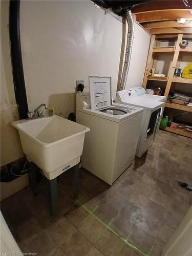 15 Alfrin Court, Hamilton, ON - Indoor Photo Showing Laundry Room