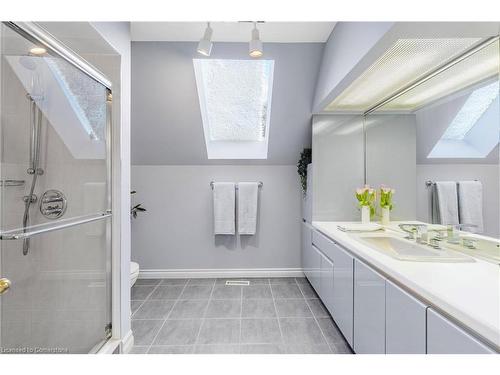 361 Mcnichol Crescent, Burlington, ON - Indoor Photo Showing Bathroom