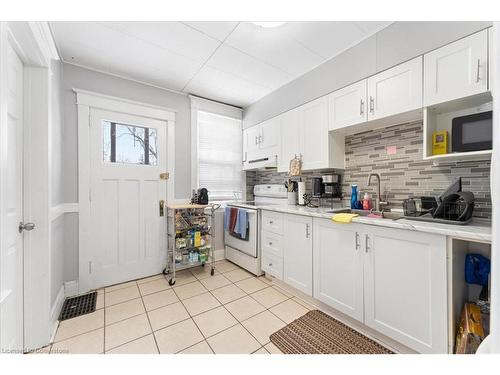 38 Arnold Street, Hamilton, ON - Indoor Photo Showing Kitchen