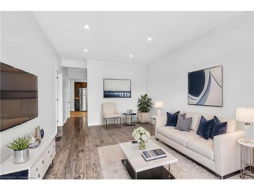 417 Paling Avenue, Hamilton, ON - Indoor Photo Showing Living Room