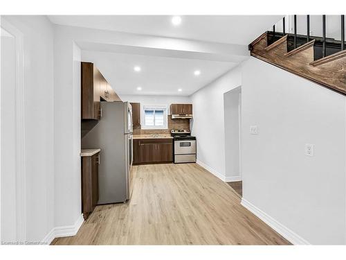 417 Paling Avenue, Hamilton, ON - Indoor Photo Showing Kitchen