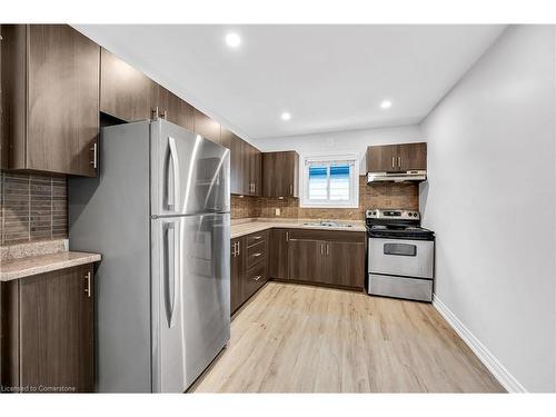 417 Paling Avenue, Hamilton, ON - Indoor Photo Showing Kitchen