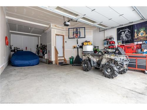 44 Fraserwood Court, Cambridge, ON - Indoor Photo Showing Garage