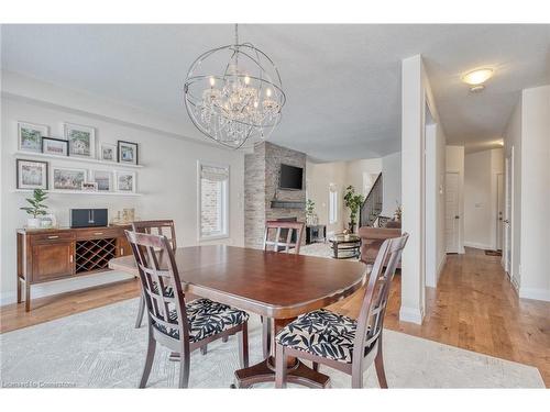 44 Fraserwood Court, Cambridge, ON - Indoor Photo Showing Dining Room