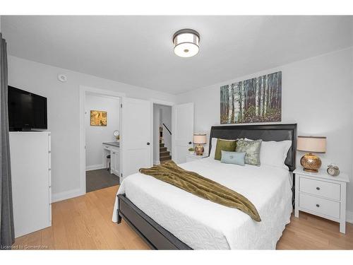 508 Donegal Drive, Burlington, ON - Indoor Photo Showing Bedroom