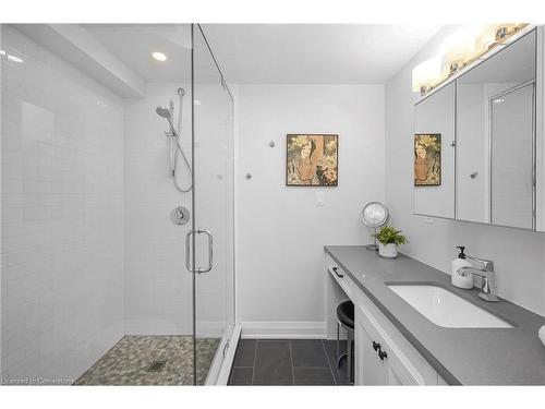 508 Donegal Drive, Burlington, ON - Indoor Photo Showing Bathroom