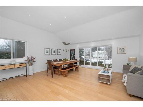 508 Donegal Drive, Burlington, ON - Indoor Photo Showing Living Room