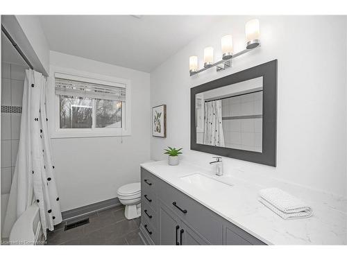 508 Donegal Drive, Burlington, ON - Indoor Photo Showing Bathroom